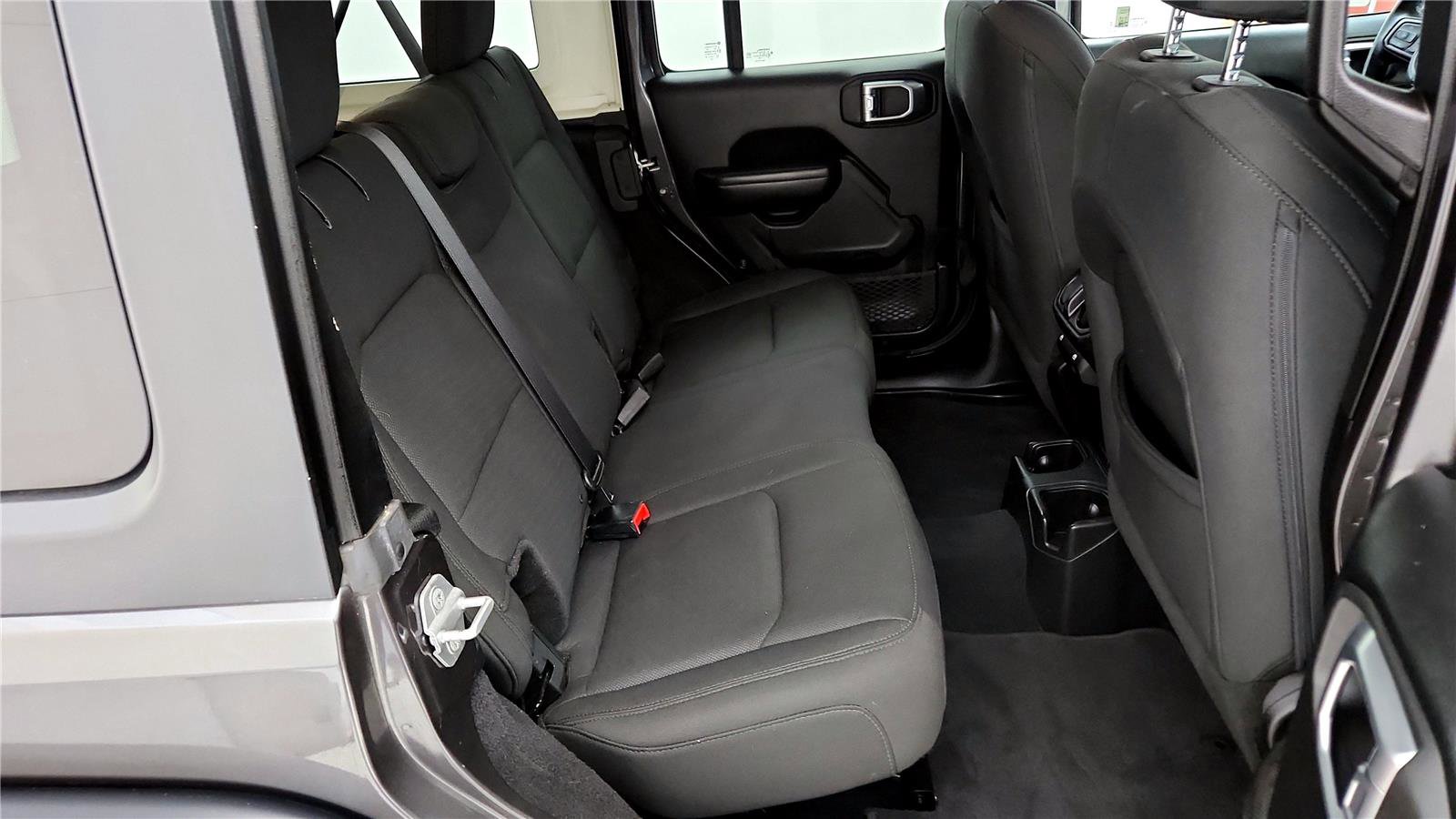 Used 2018 Jeep Wrangler Unlimited Sport S image 25