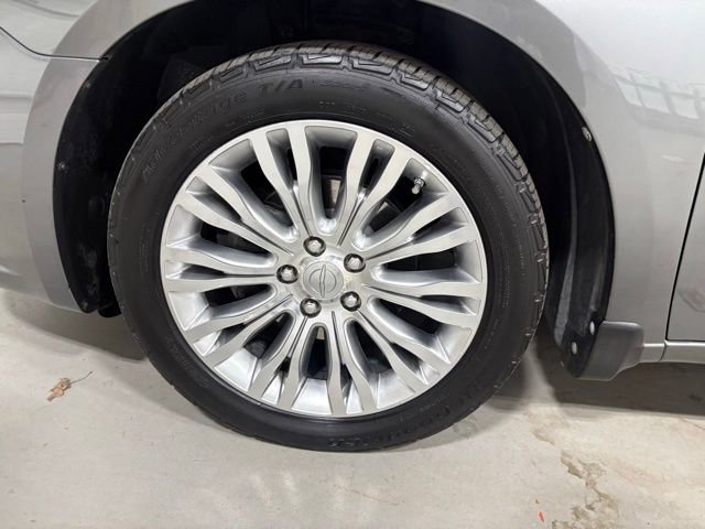 Used 2013 Chrysler 200 Limited w/ Sun/Sound Group image 11