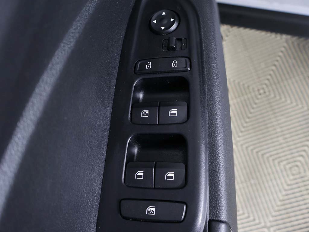 Certified 2024 Hyundai Venue Limited FWD image 32