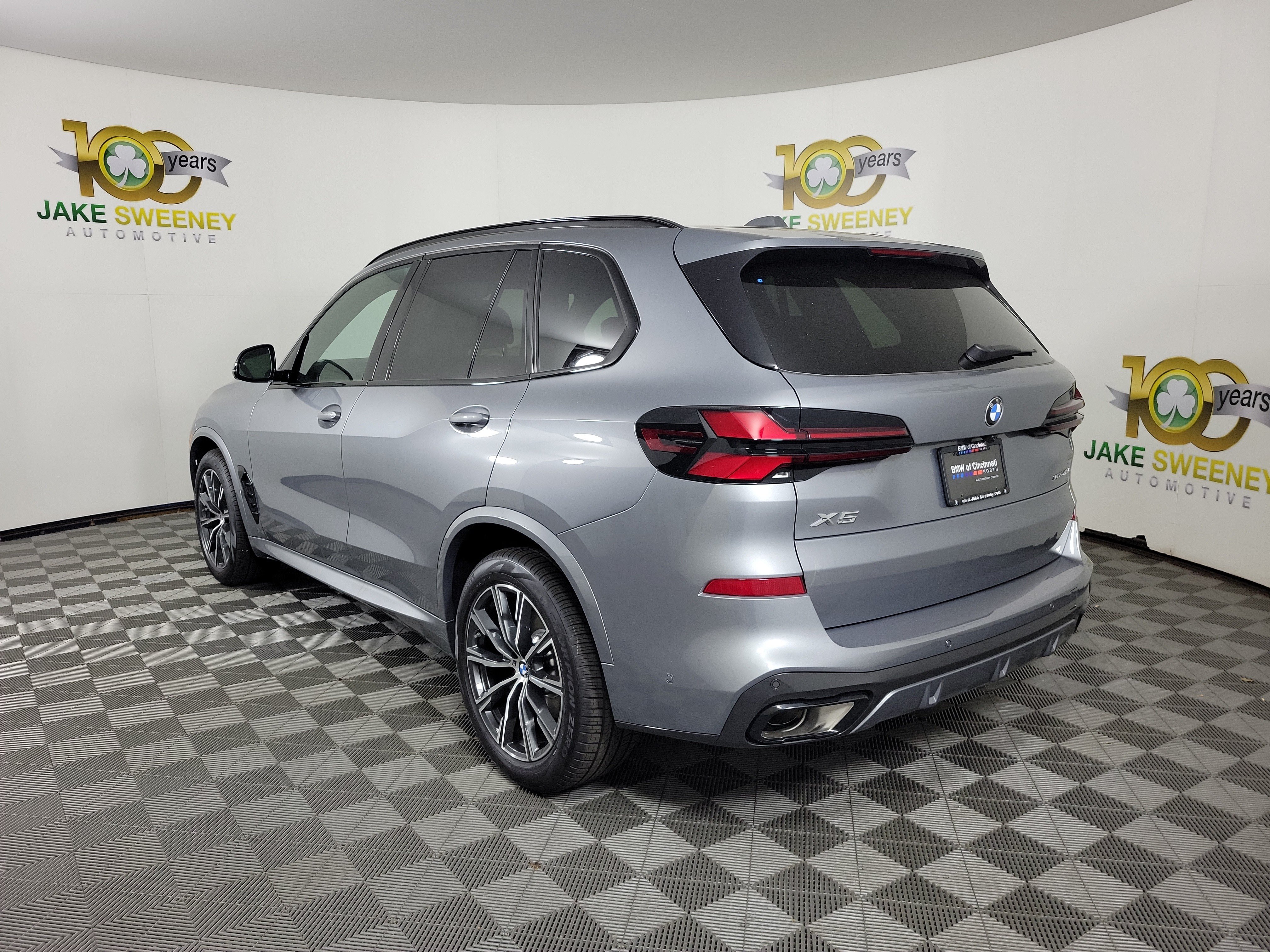 Certified 2026 BMW X5 xDrive40i w/ M Sport Package AWD/4WD image 5