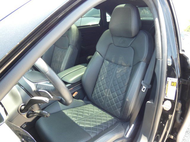 Used 2023 Audi S8 w/ S8 Comfort Plus Package image 30