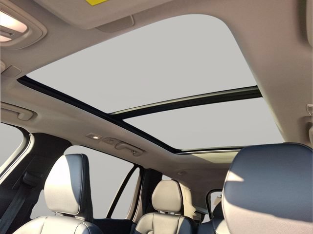 Certified 2024 Volvo XC90 B5 Core w/ Protection Package Premier AWD/4WD image 12