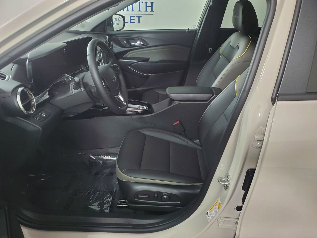 New 2026 Chevrolet Trax ACTIV w/ Driver Confidence Package FWD image 10