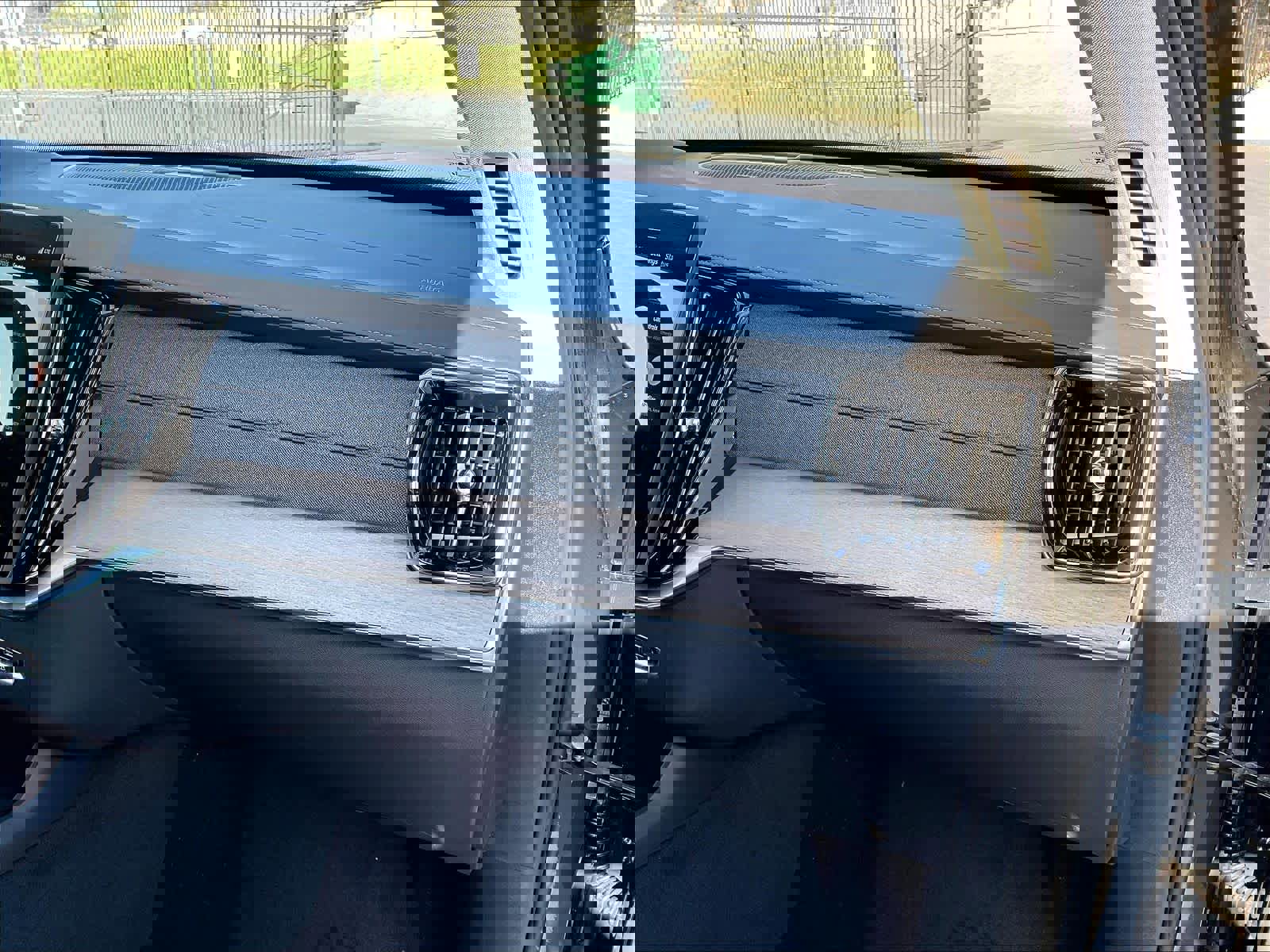 New 2026 Volvo XC90 T8 Plus w/ Protection Package image 29