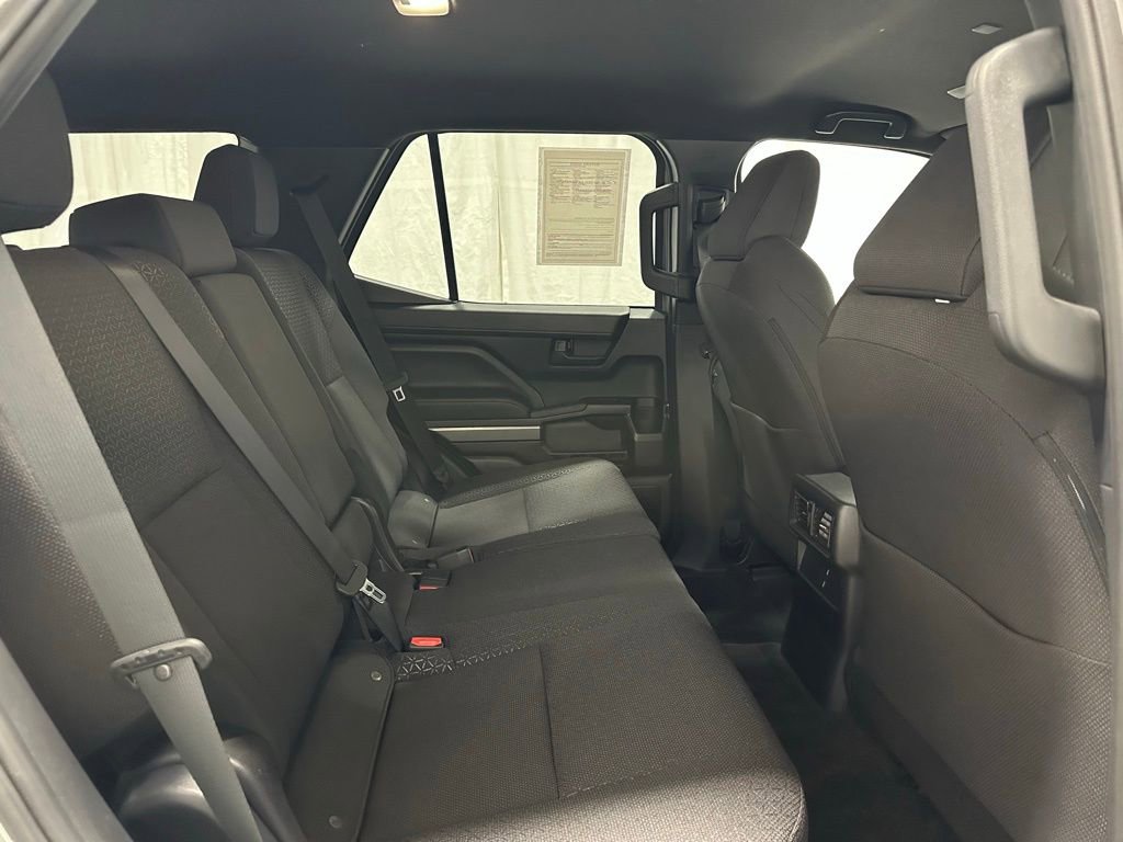 Used 2025 Toyota 4Runner SR5 AWD/4WD image 53