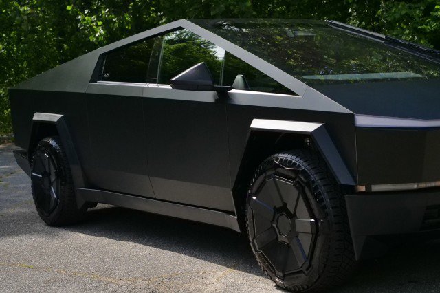 Used 2024 Tesla Cybertruck Cyberbeast AWD/4WD image 35