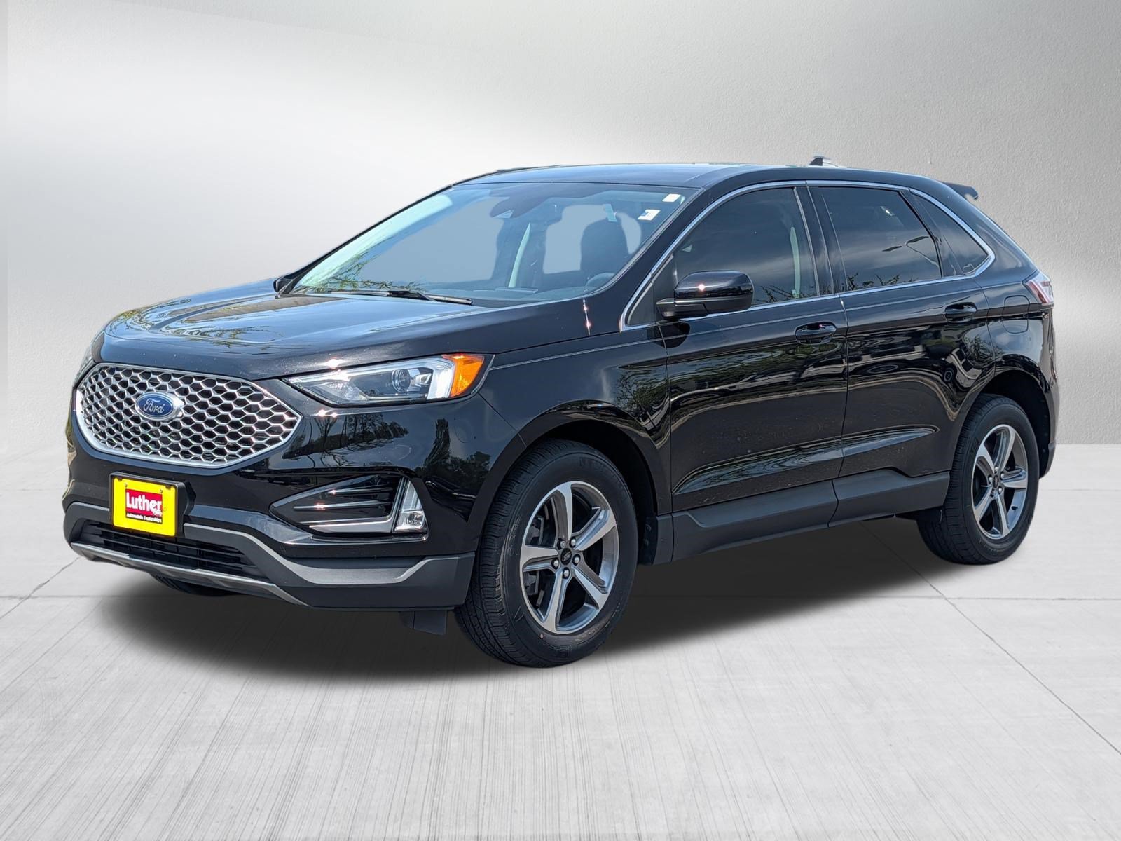 Used 2024 Ford Edge SEL w/ Convenience Package AWD/4WD image 3