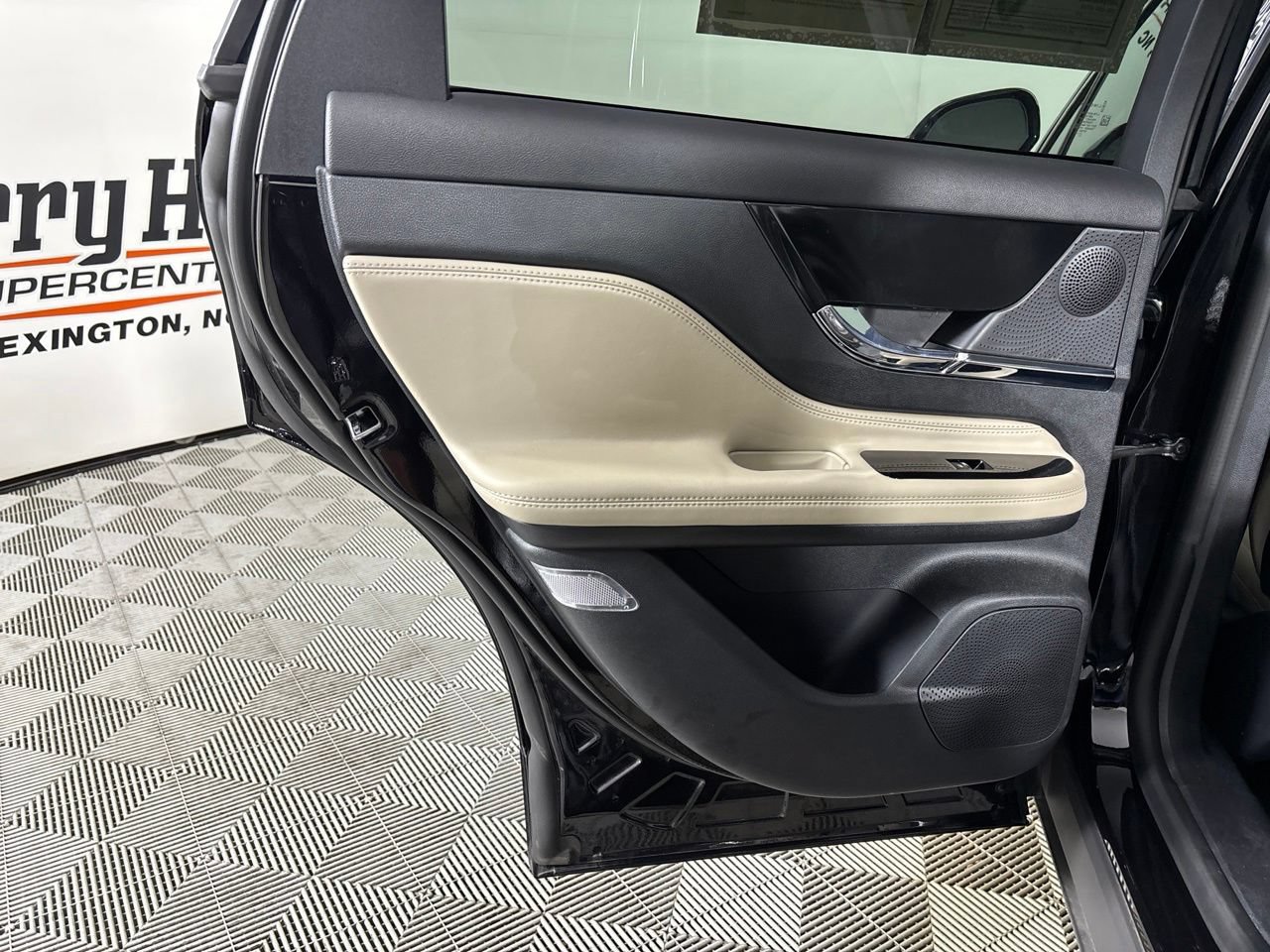 Used 2026 Lincoln Corsair Premiere FWD image 24