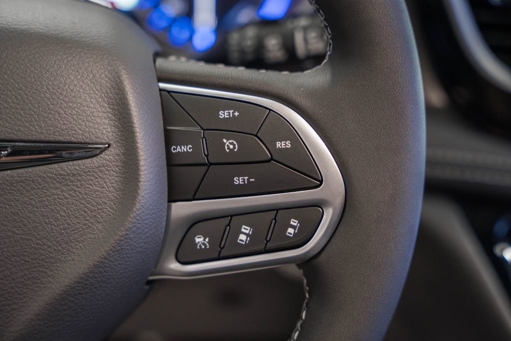 New 2026 Chrysler Pacifica Select image 24