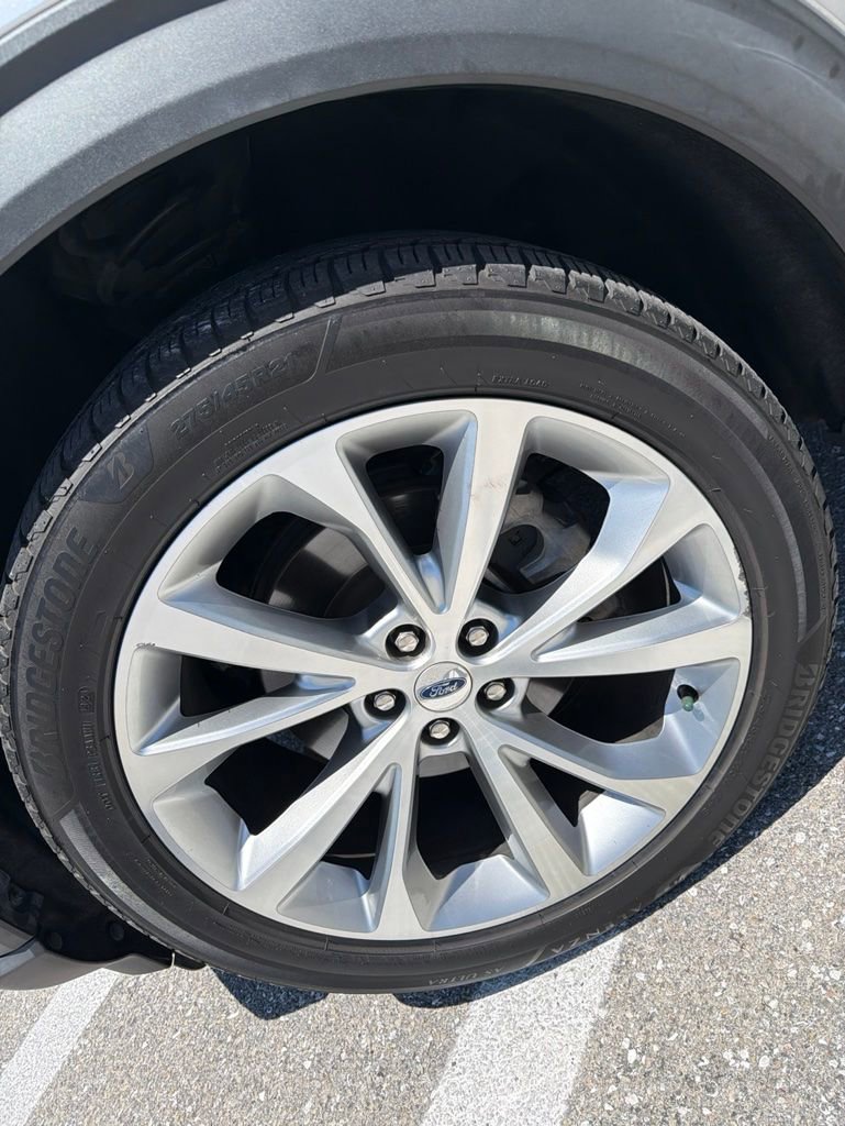 Used 2021 Ford Explorer Platinum w/ Equipment Group 601A AWD/4WD image 9