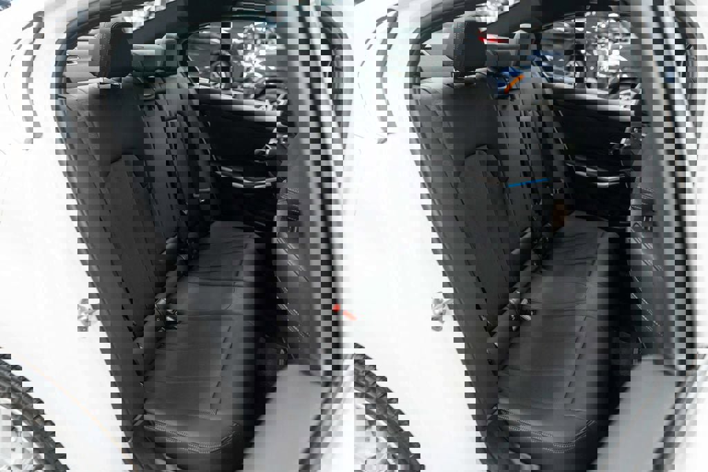 Used 2024 BMW 330i xDrive Sedan w/ Convenience Package image 12