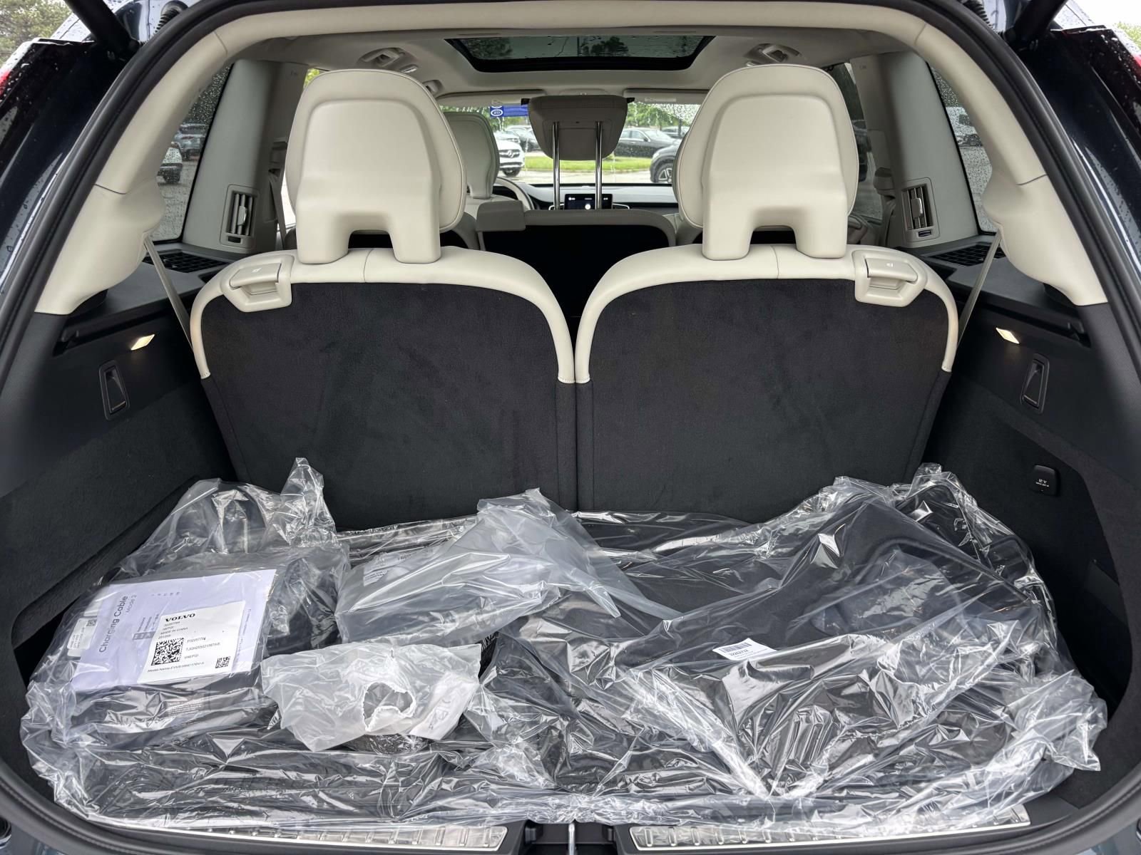 New 2026 Volvo XC90 T8 Ultra w/ Protection Package Premier AWD/4WD image 9