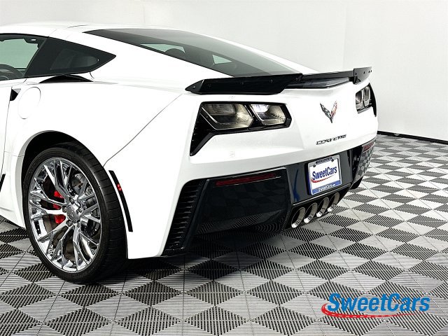 Used 2015 Chevrolet Corvette Z06 w/ 3LZ Preferred Equipment Group RWD image 47