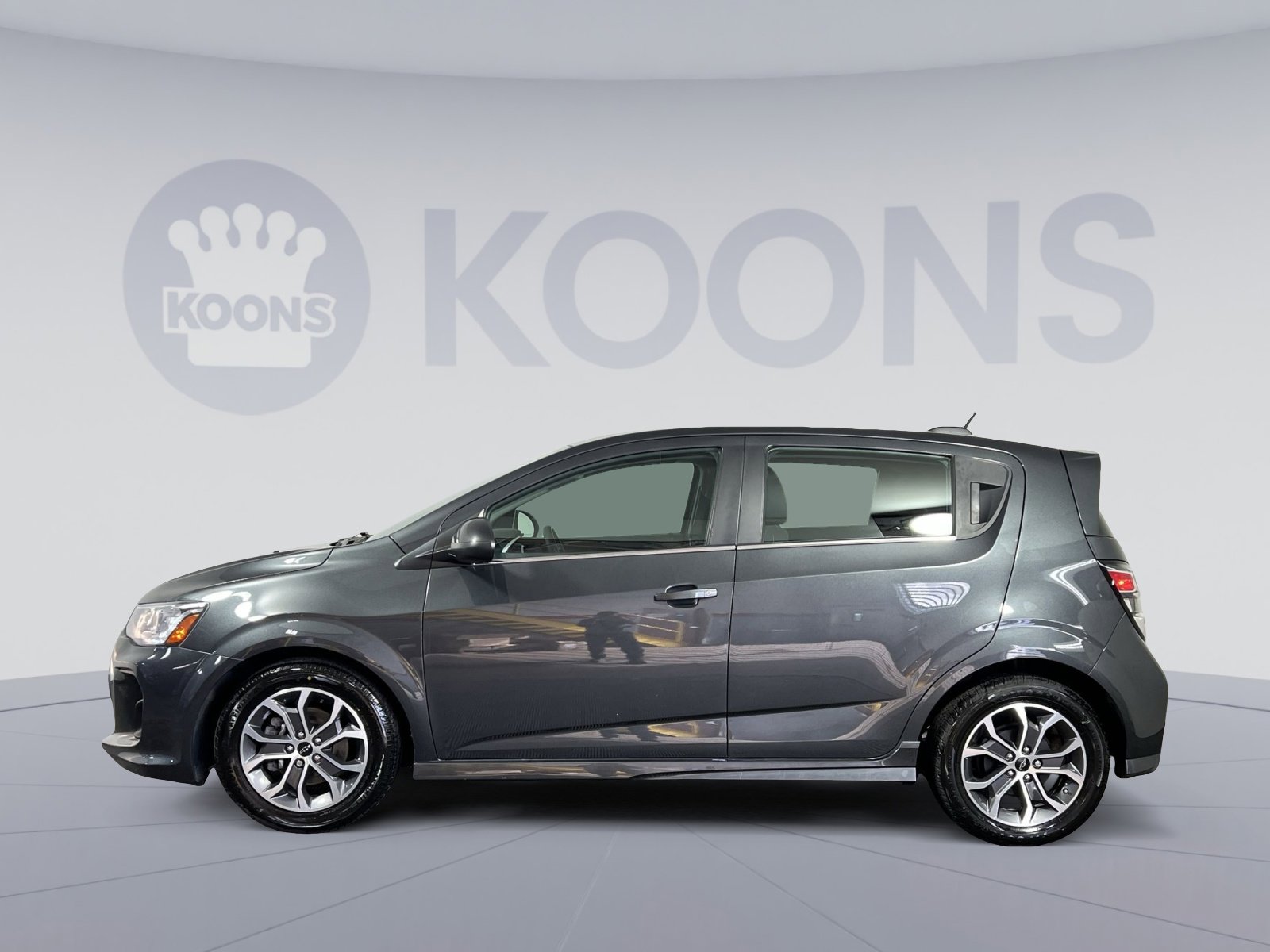 Used 2020 Chevrolet Sonic LT image 2