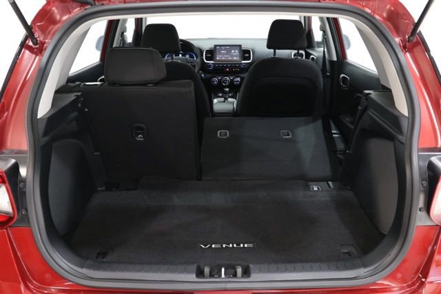 Certified 2024 Hyundai Venue SEL image 32
