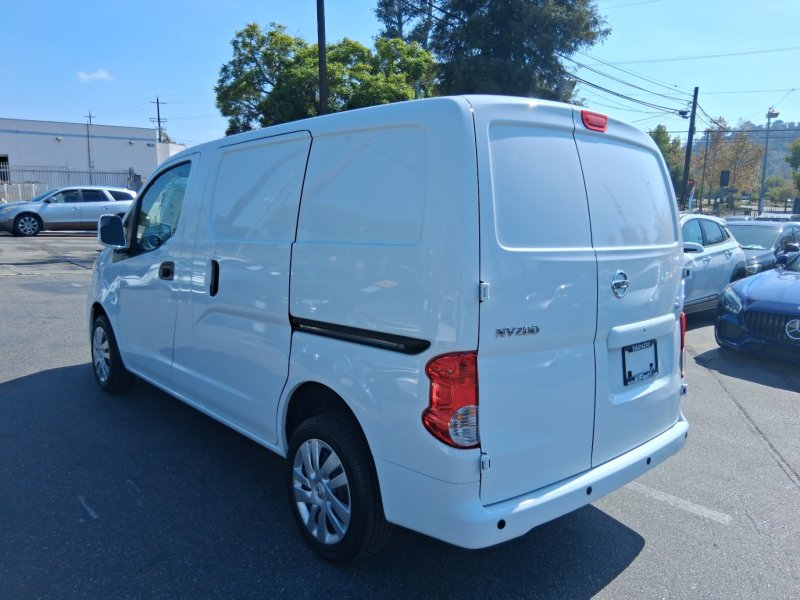 Used 2021 Nissan NV200 SV FWD image 2