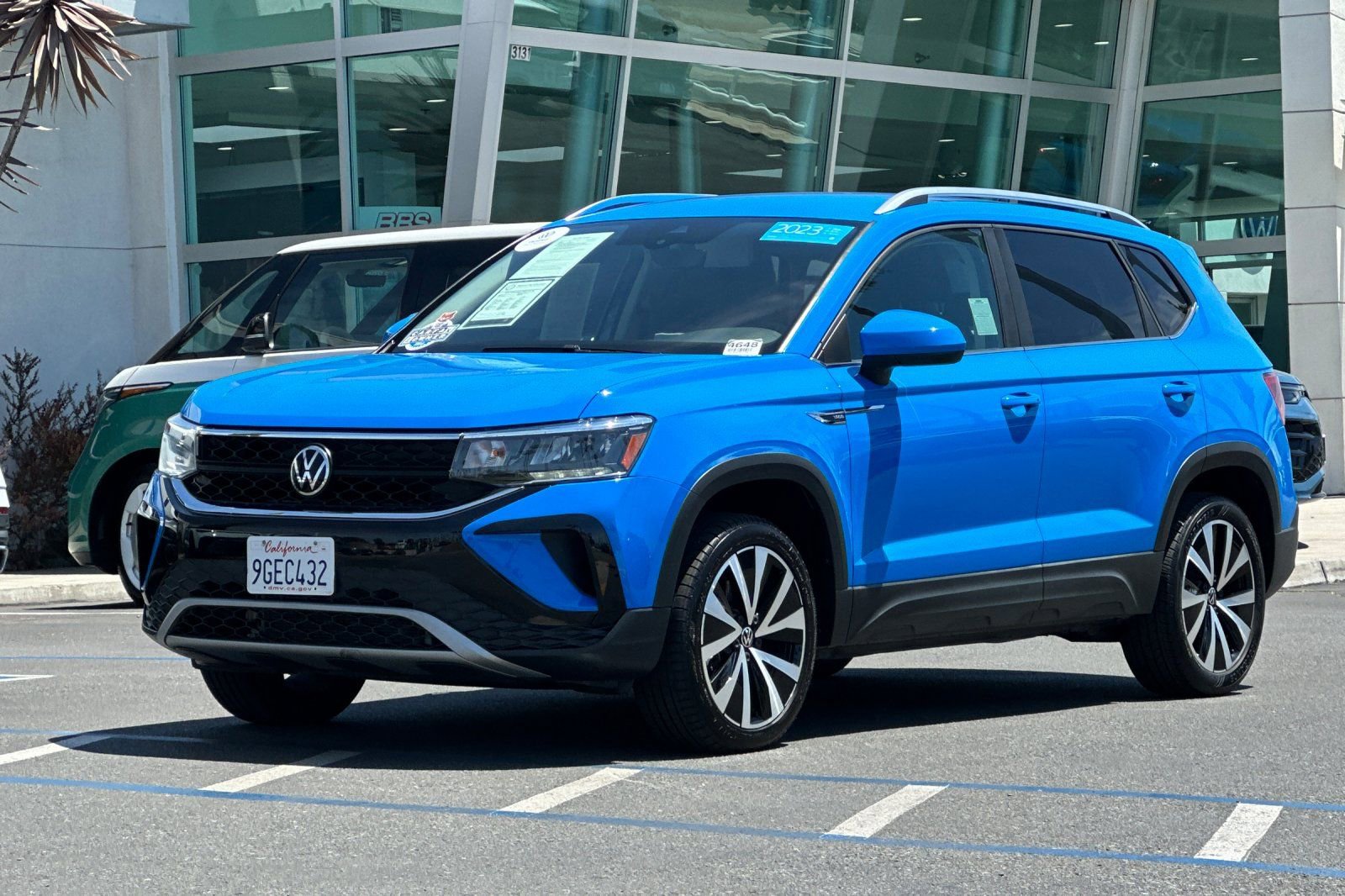 Used 2023 Volkswagen Taos SE FWD image 9