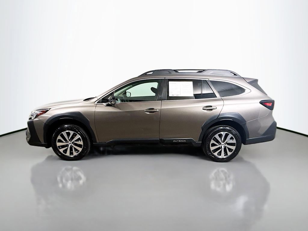 Used 2024 Subaru Outback Premium AWD/4WD image 4