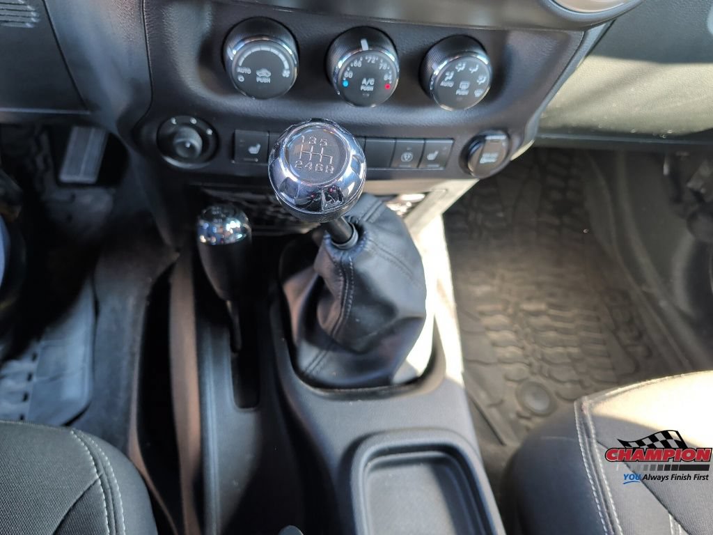 Used 2014 Jeep Wrangler Rubicon w/ Power Convenience Group AWD/4WD image 20