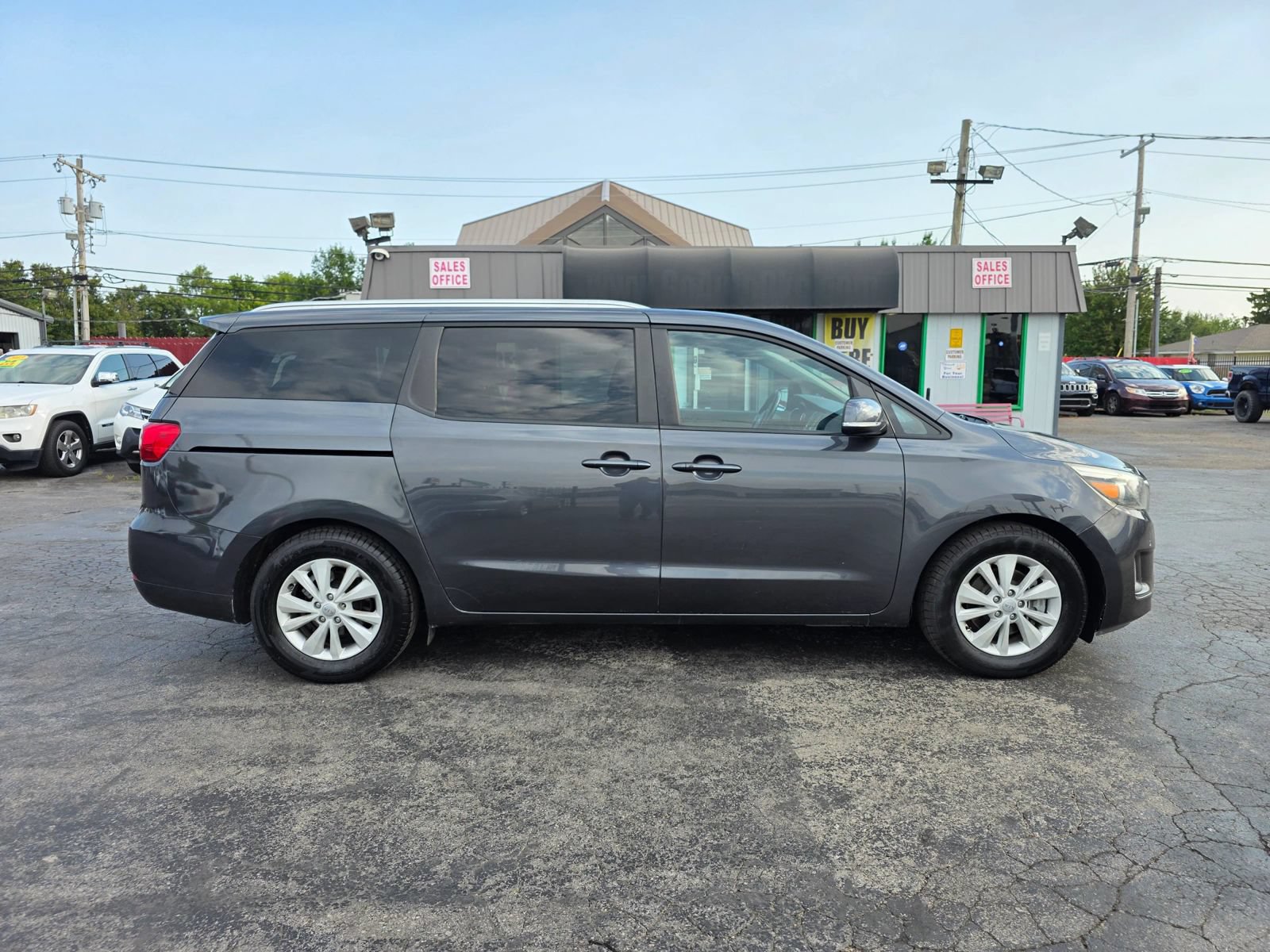 Used 2017 Kia Sedona LX w/ LX Essentials Premium Package FWD image 27
