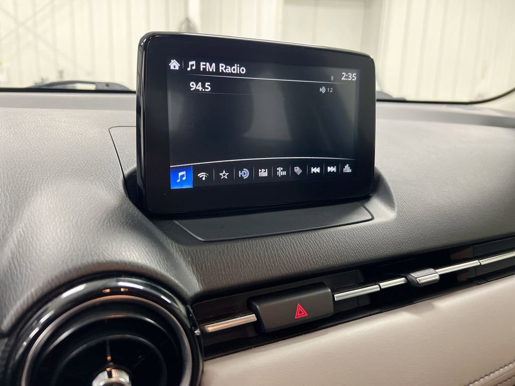 Used 2019 Toyota Yaris XLE image 14