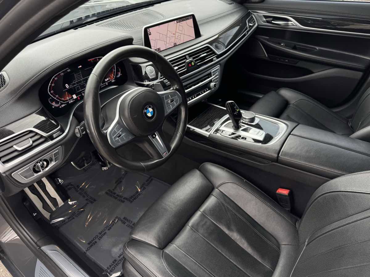 Used 2020 BMW 740i w/ M Sport Package image 15