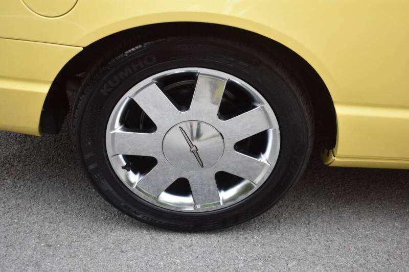 Used 2002 Ford Thunderbird RWD image 31