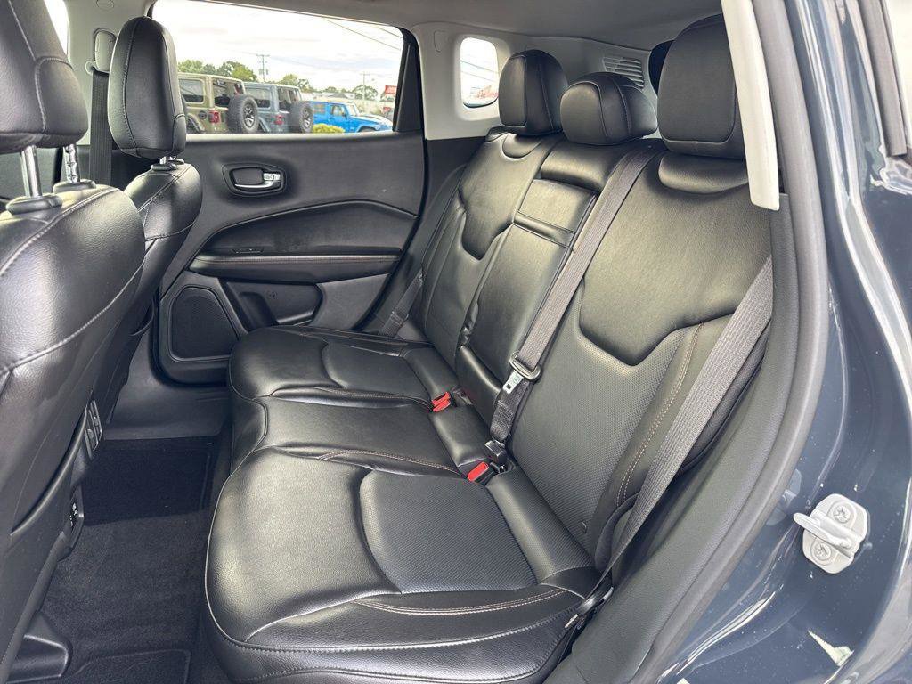 Used 2018 Jeep Compass Limited w/ Navigation Group AWD/4WD image 19
