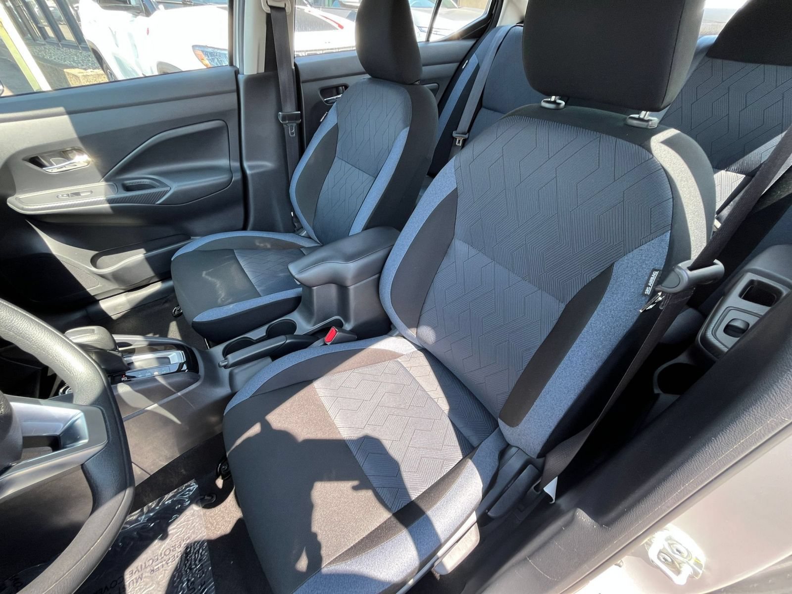 Used 2025 Nissan Versa SV FWD image 31