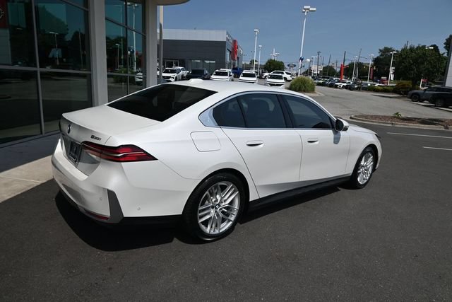 Used 2025 BMW 530i w/ Premium Package RWD image 10