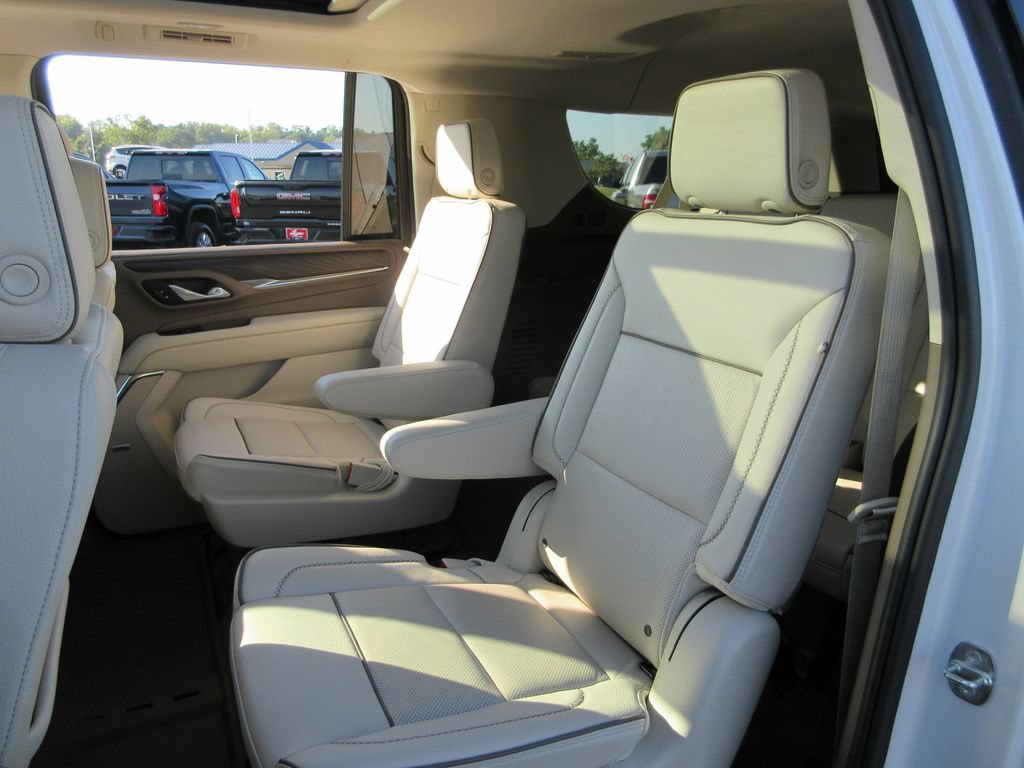 Used 2023 GMC Yukon XL Denali AWD/4WD image 25