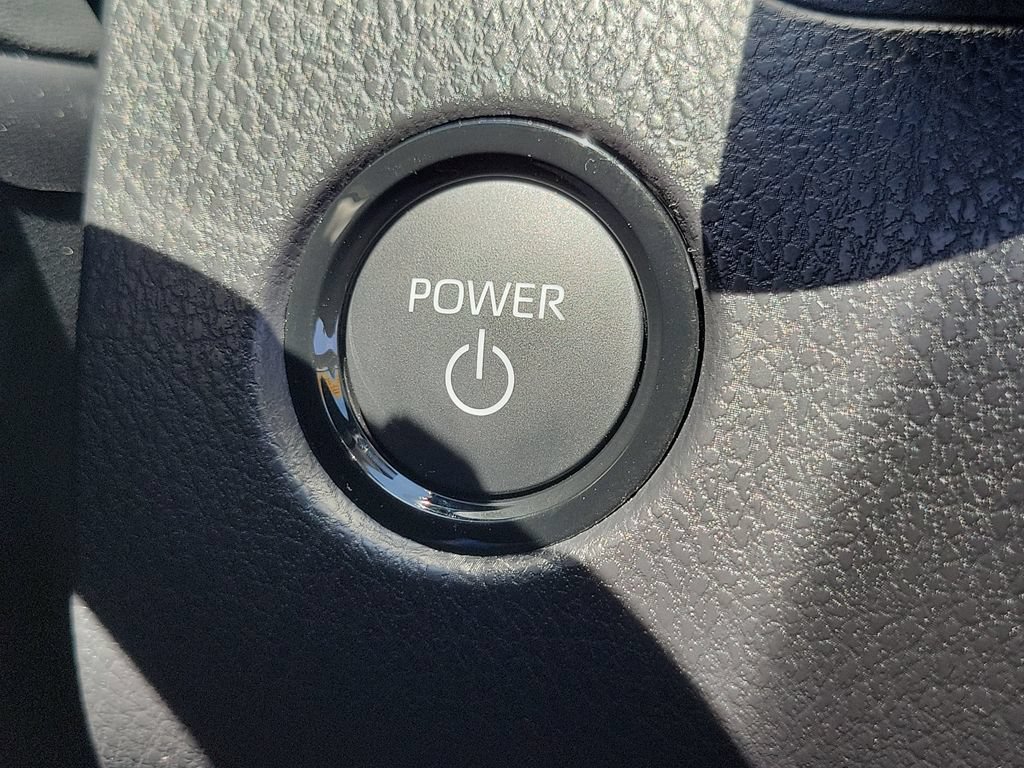 Used 2026 Toyota Camry XLE AWD/4WD image 9
