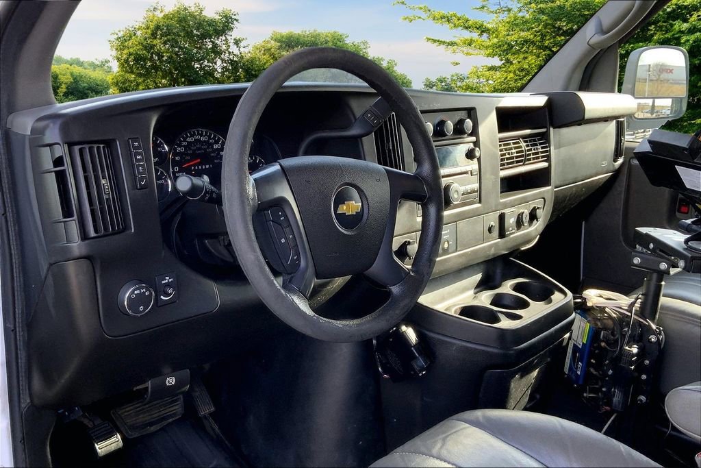 Used 2015 Chevrolet Express 2500 image 13