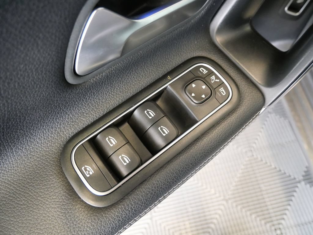 Used 2023 Mercedes-Benz CLA 250 4MATIC image 16