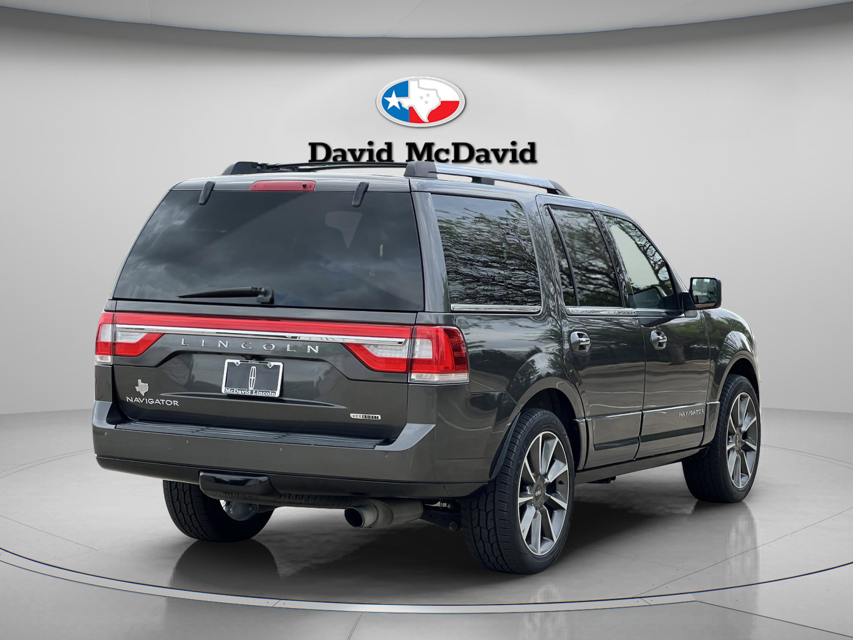 Used 2016 Lincoln Navigator Reserve image 8
