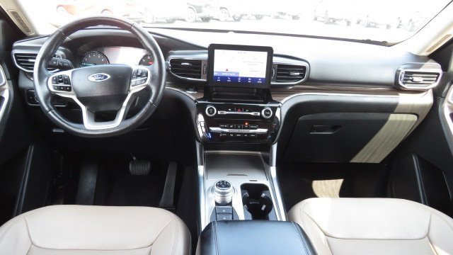 Certified 2023 Ford Explorer Limited image 2