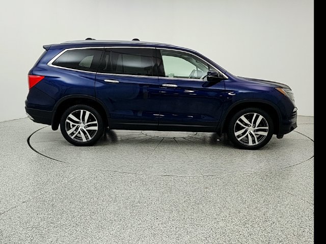 Used 2017 Honda Pilot Elite image 4