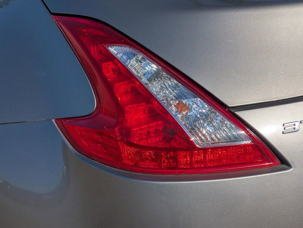 Used 2009 Nissan 370Z Touring image 12