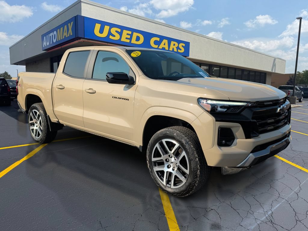 Used 2023 Chevrolet Colorado Z71 w/ Z71 Convenience Package 2 AWD/4WD image 4