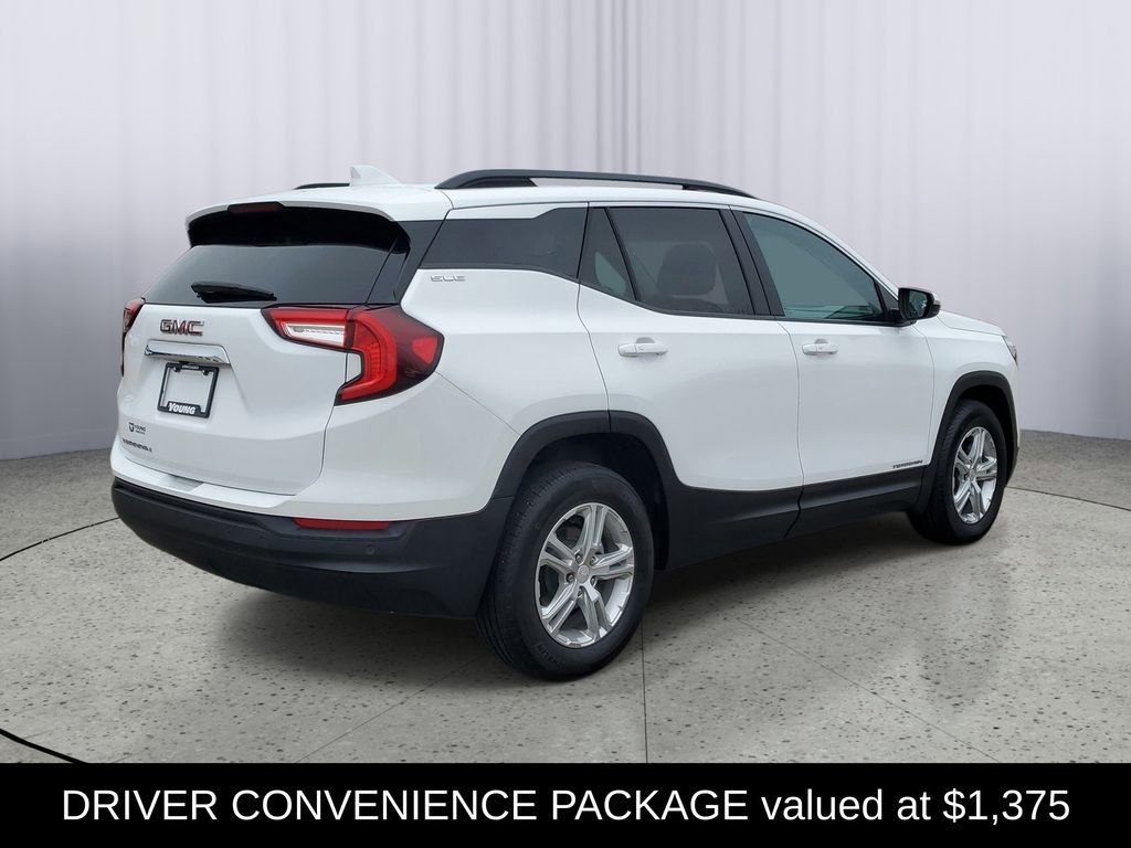 Used 2023 GMC Terrain SLE w/ Driver Convenience Package image 3