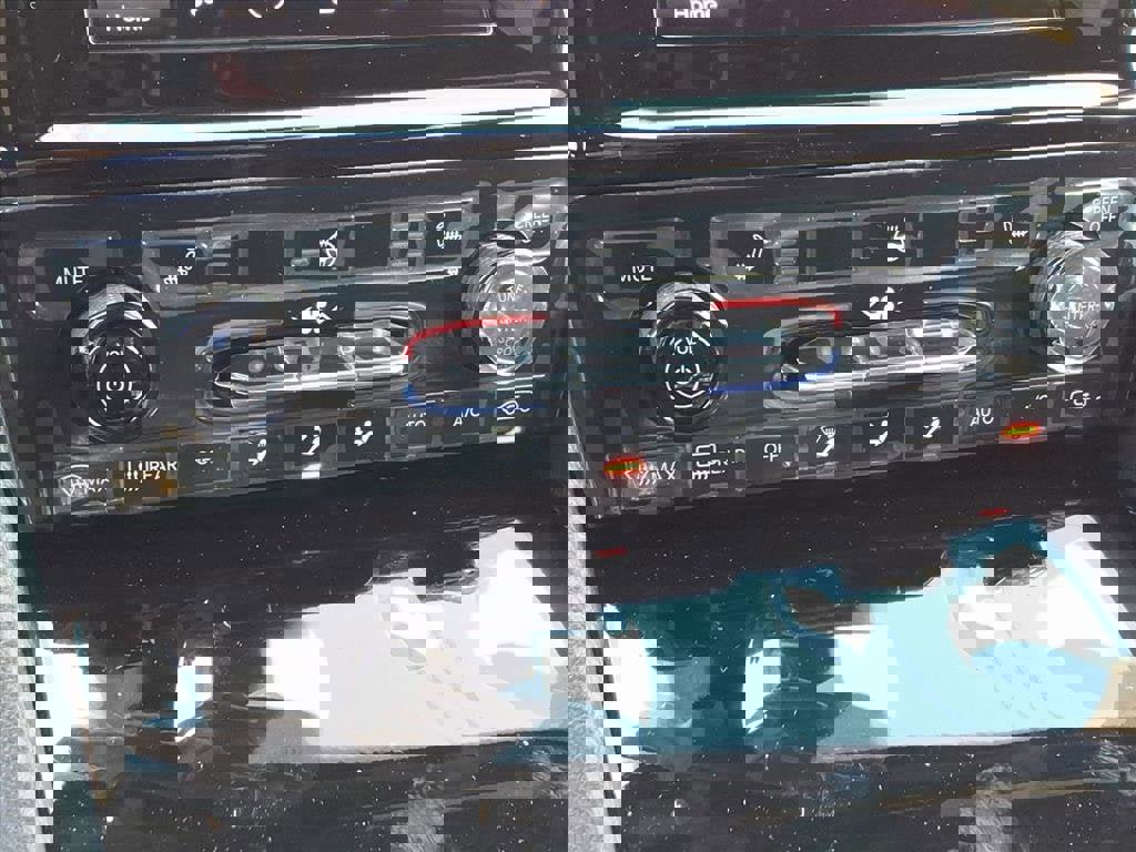 New 2025 Jeep Grand Cherokee L Laredo w/ Luxury Tech Group I image 11