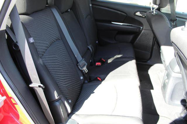Used 2016 Dodge Journey SE w/ Flexible Seating Group image 15