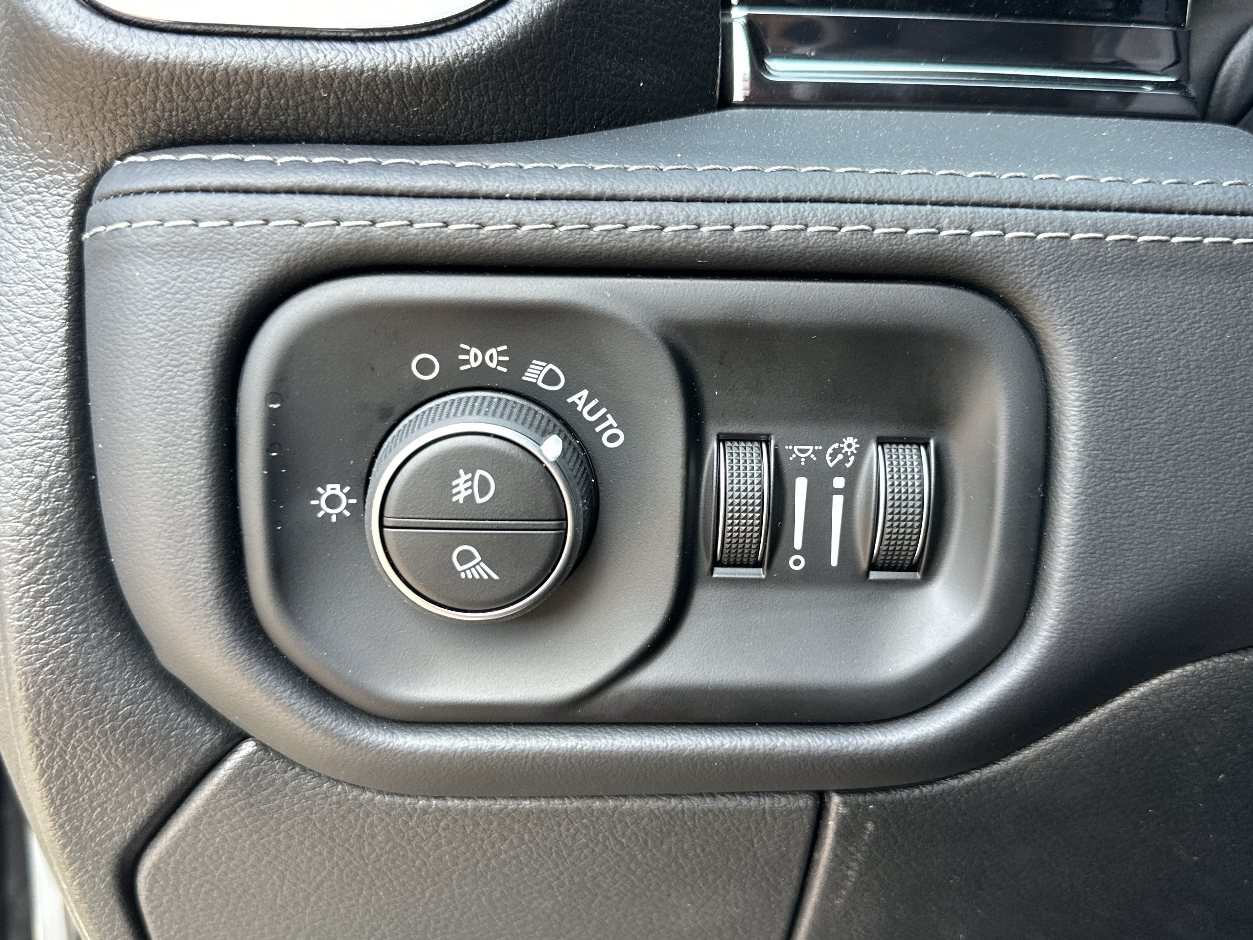 New 2027 RAM 2500 Limited AWD/4WD image 15