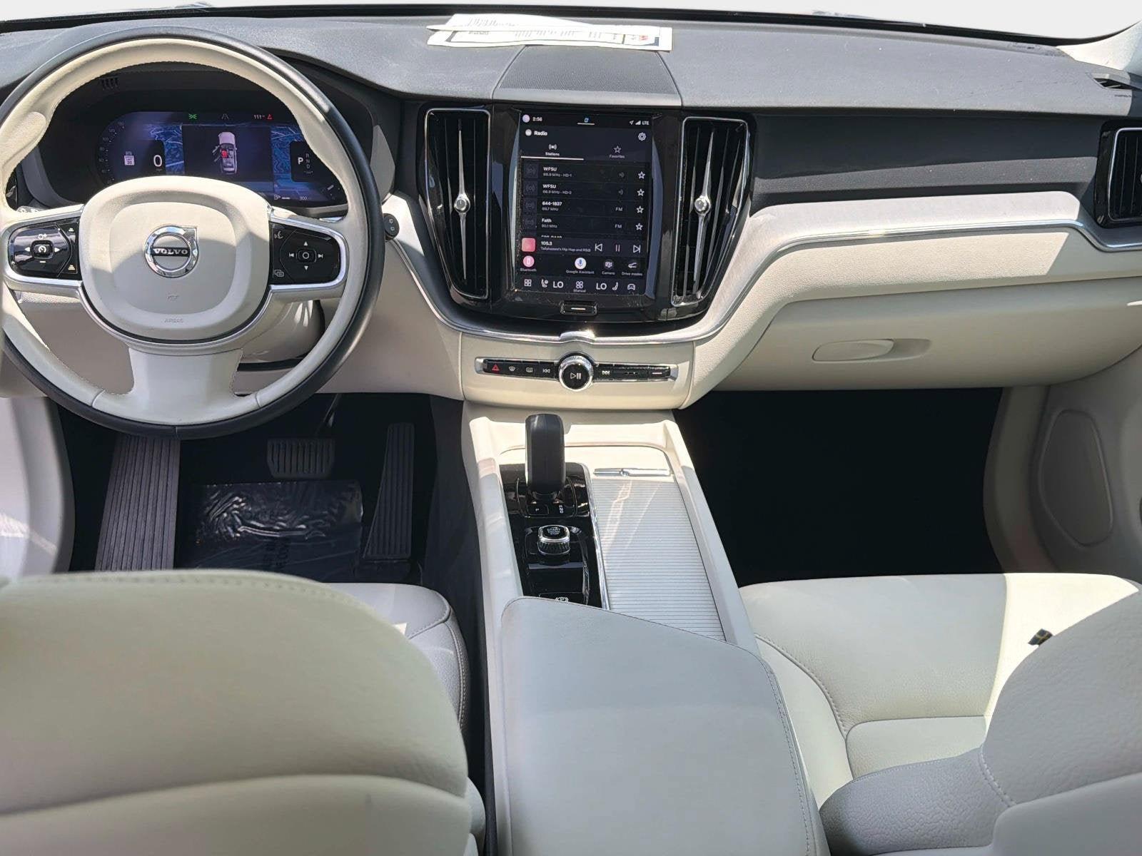 Certified 2024 Volvo XC60 B5 Core w/ Protection Package Premier AWD/4WD image 17