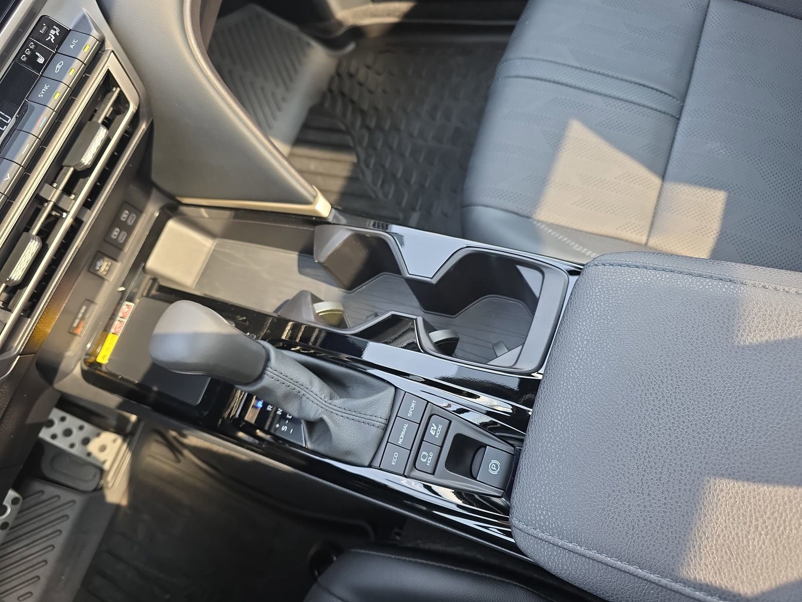 Used 2025 Toyota Camry XSE image 24