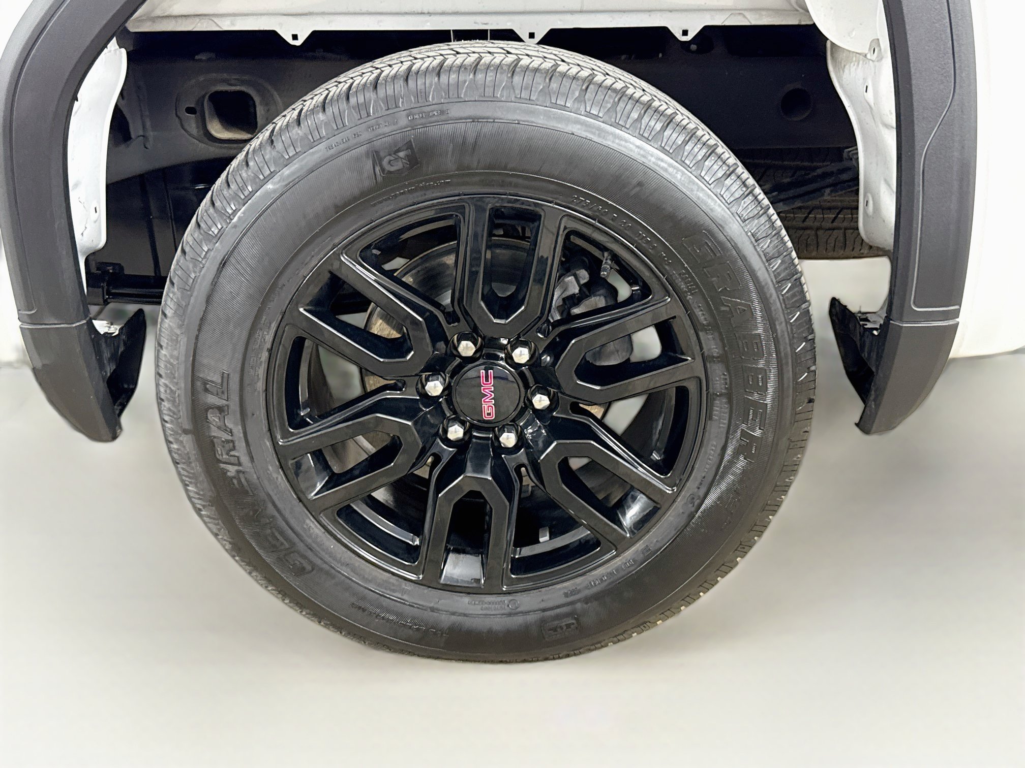 Used 2025 GMC Sierra 1500 Elevation RWD image 33