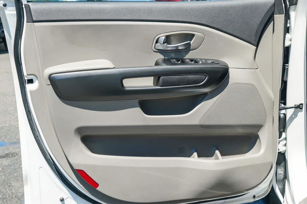Used 2020 Kia Sedona EX FWD image 19