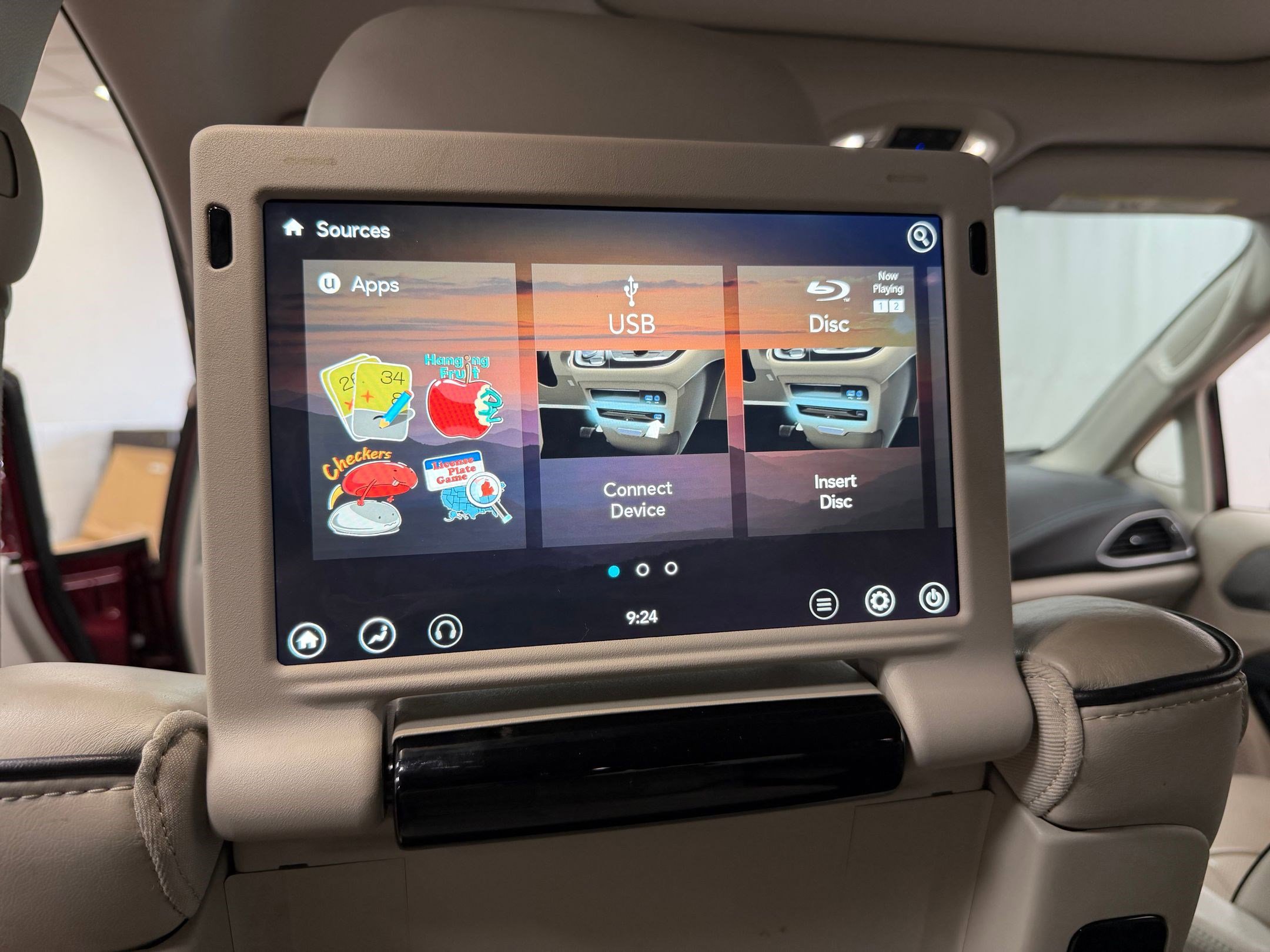 Used 2018 Chrysler Pacifica Limited w/ Advanced Safetytec Group image 28