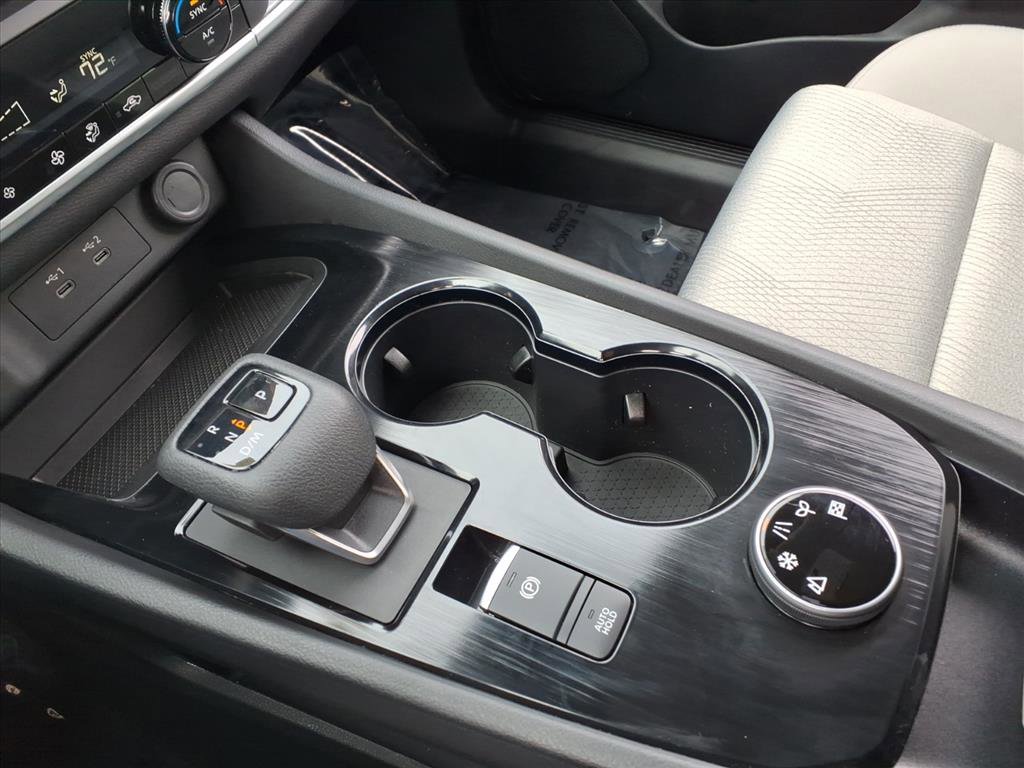 Used 2025 Nissan Rogue SV image 32