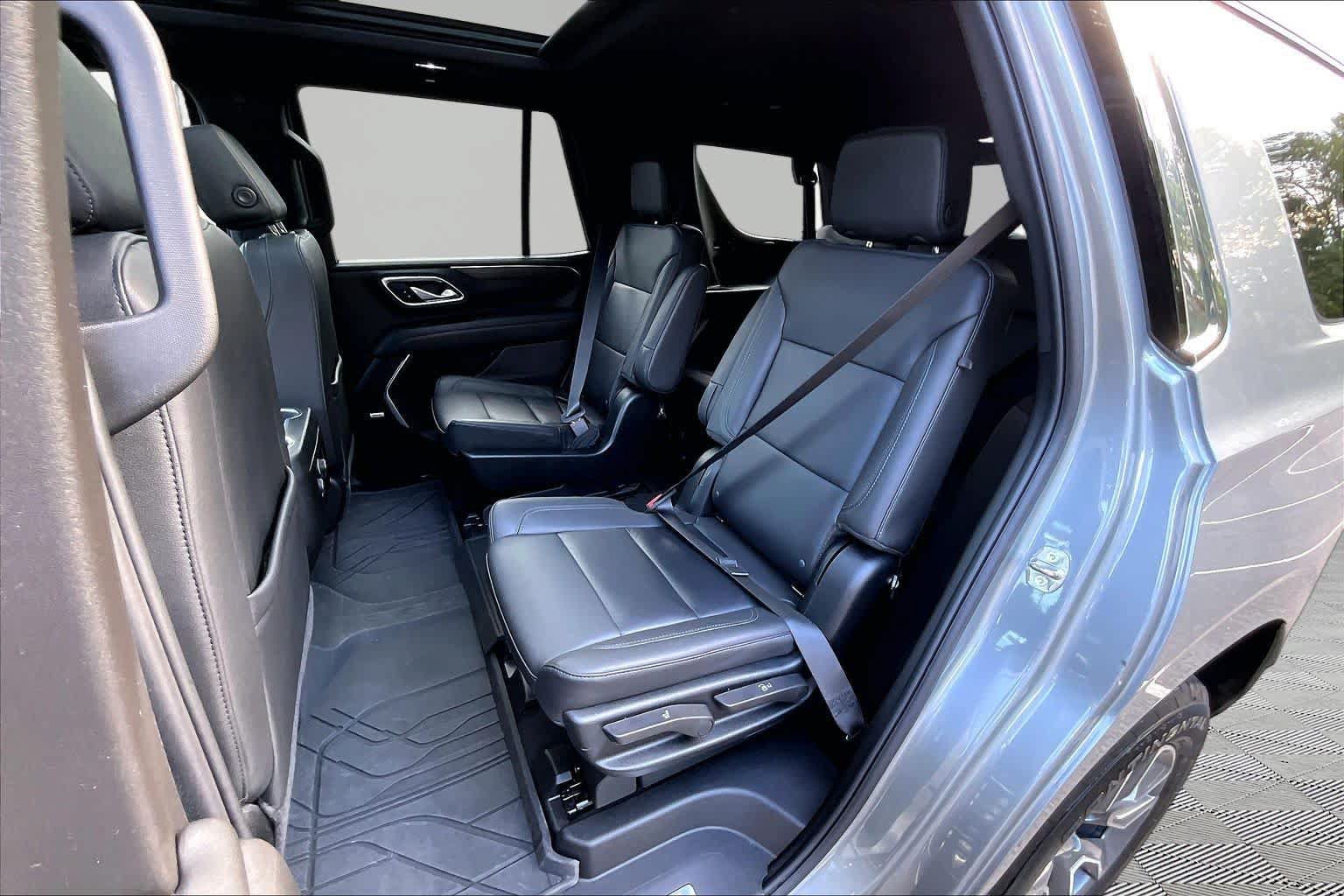 Used 2024 Chevrolet Tahoe LT w/ LT Signature Plus Package RWD image 21